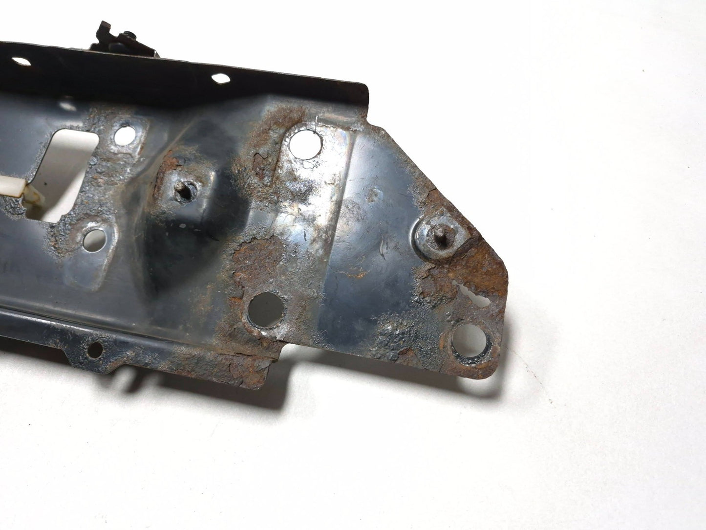 2012 Nissan Rogue Radiator Mount Support Bracket OEM