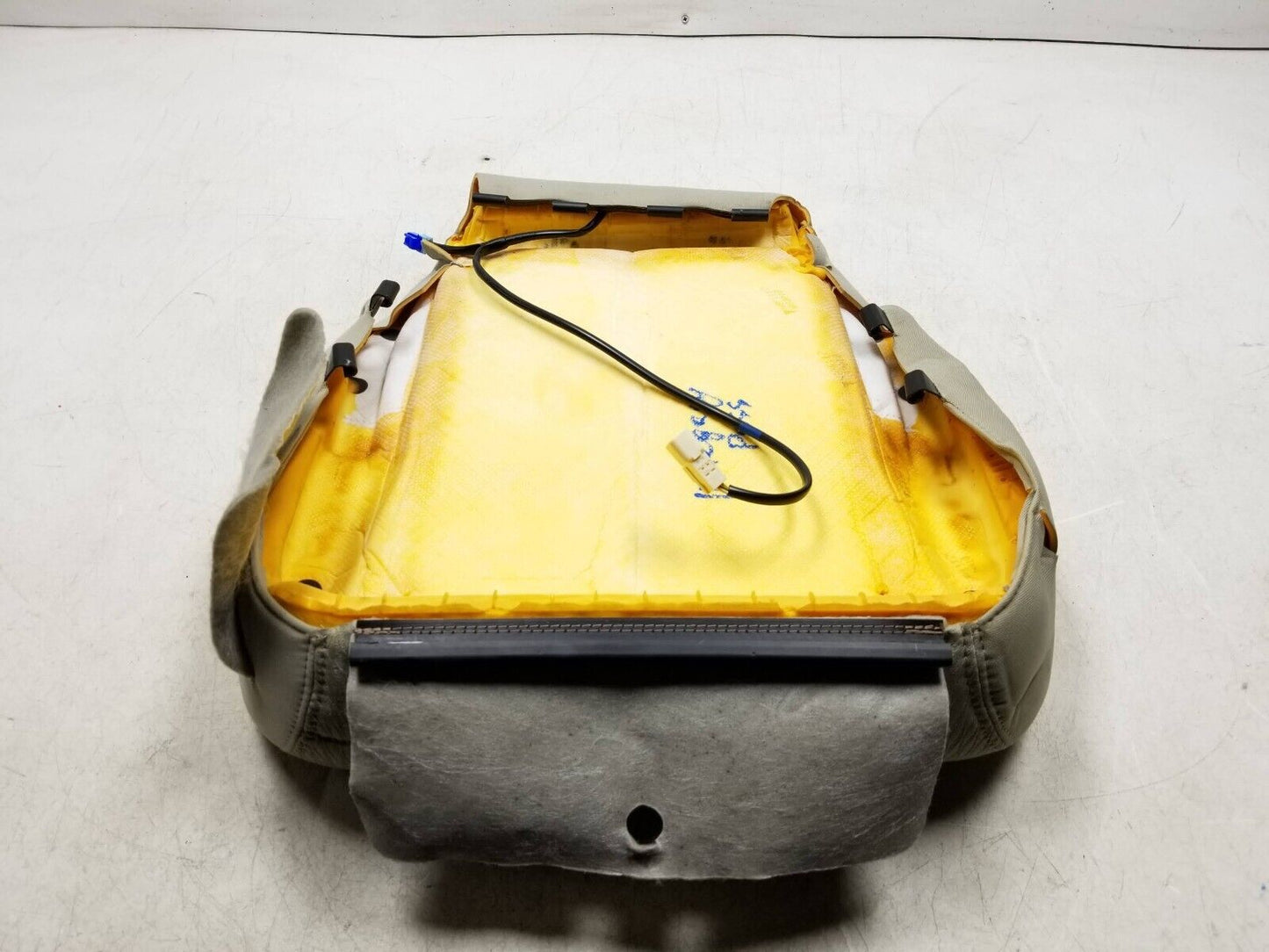 2010 - 2014 Subaru Legacy Front Seat Cushion Bottom Lower Passenger Right OEM