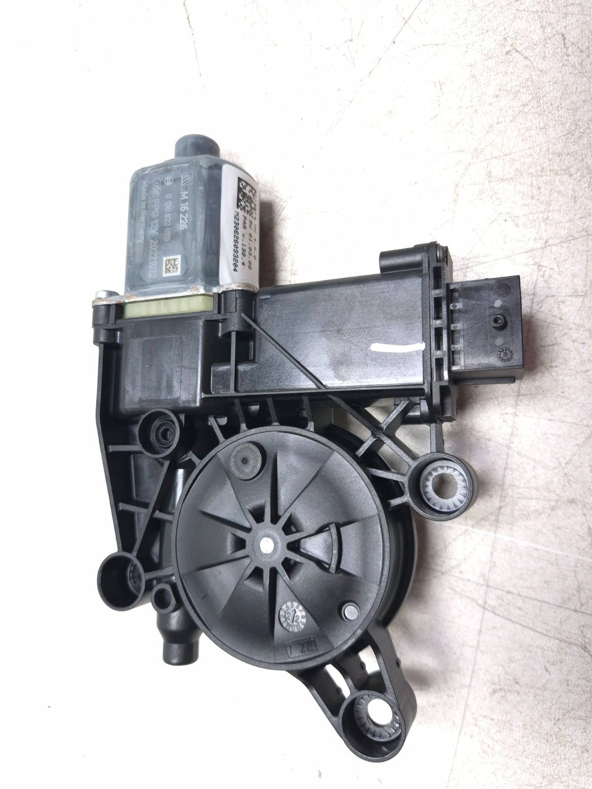 2024 Alfa Romeo Stelvio Window Motor Rear Passenger Side Right OEM