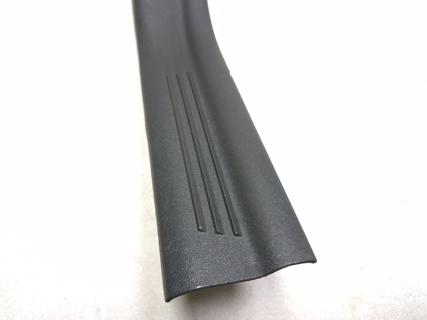 2007 Volvo S40 Rear Door Sill Plate Trim Left & Right OEM