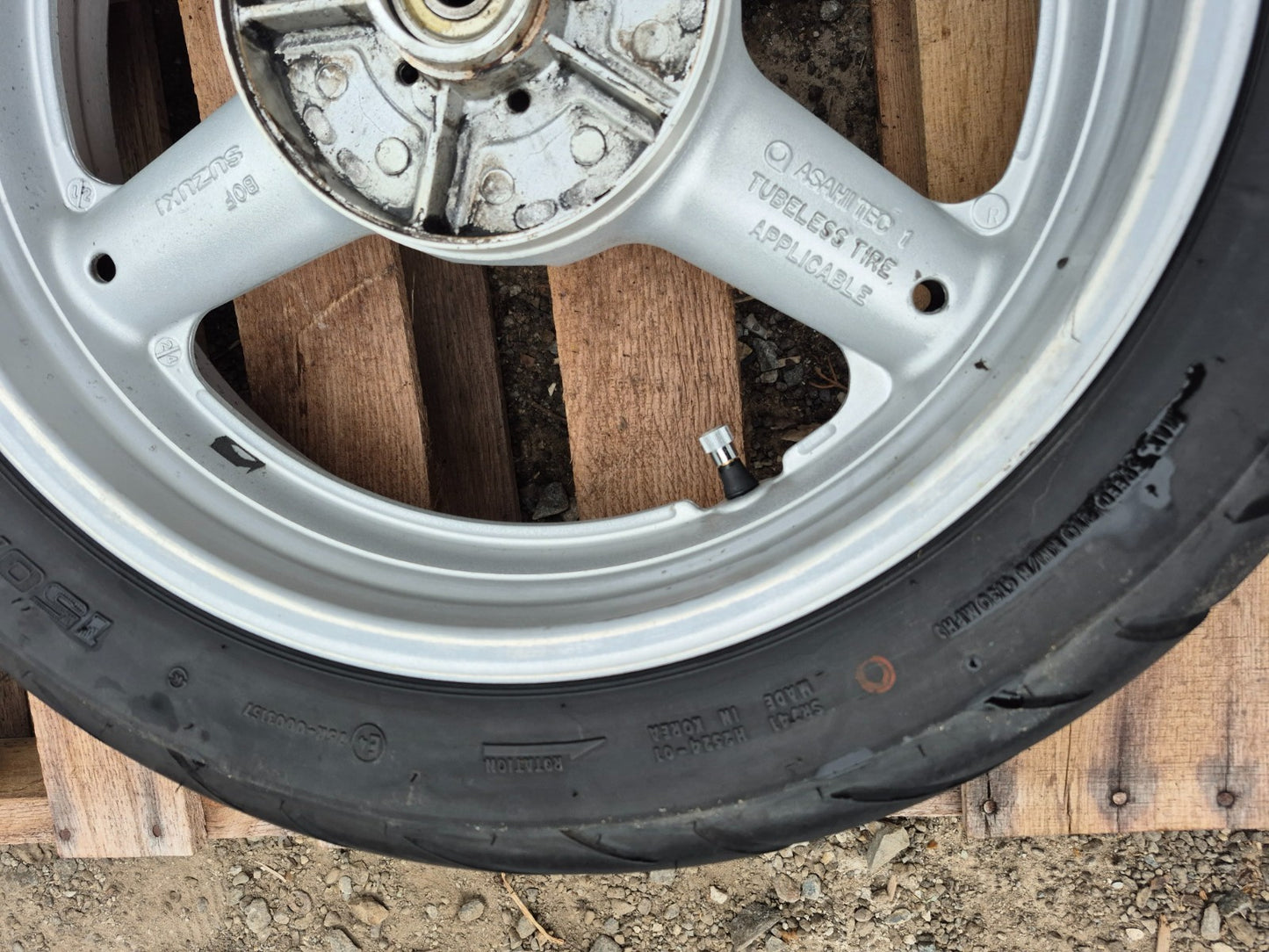 1999 Suzuki Katana 750 Gsx750f Wheel Rim W/ Tire Front & Rear OEM