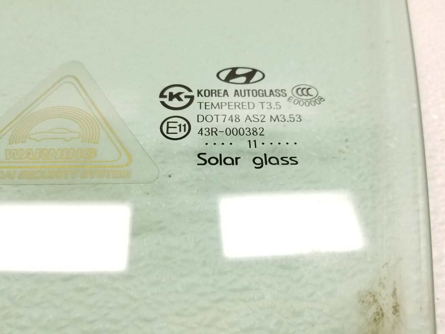 2016 Hyundai Elantra Door Window Glass Front Driver Side Left OEM