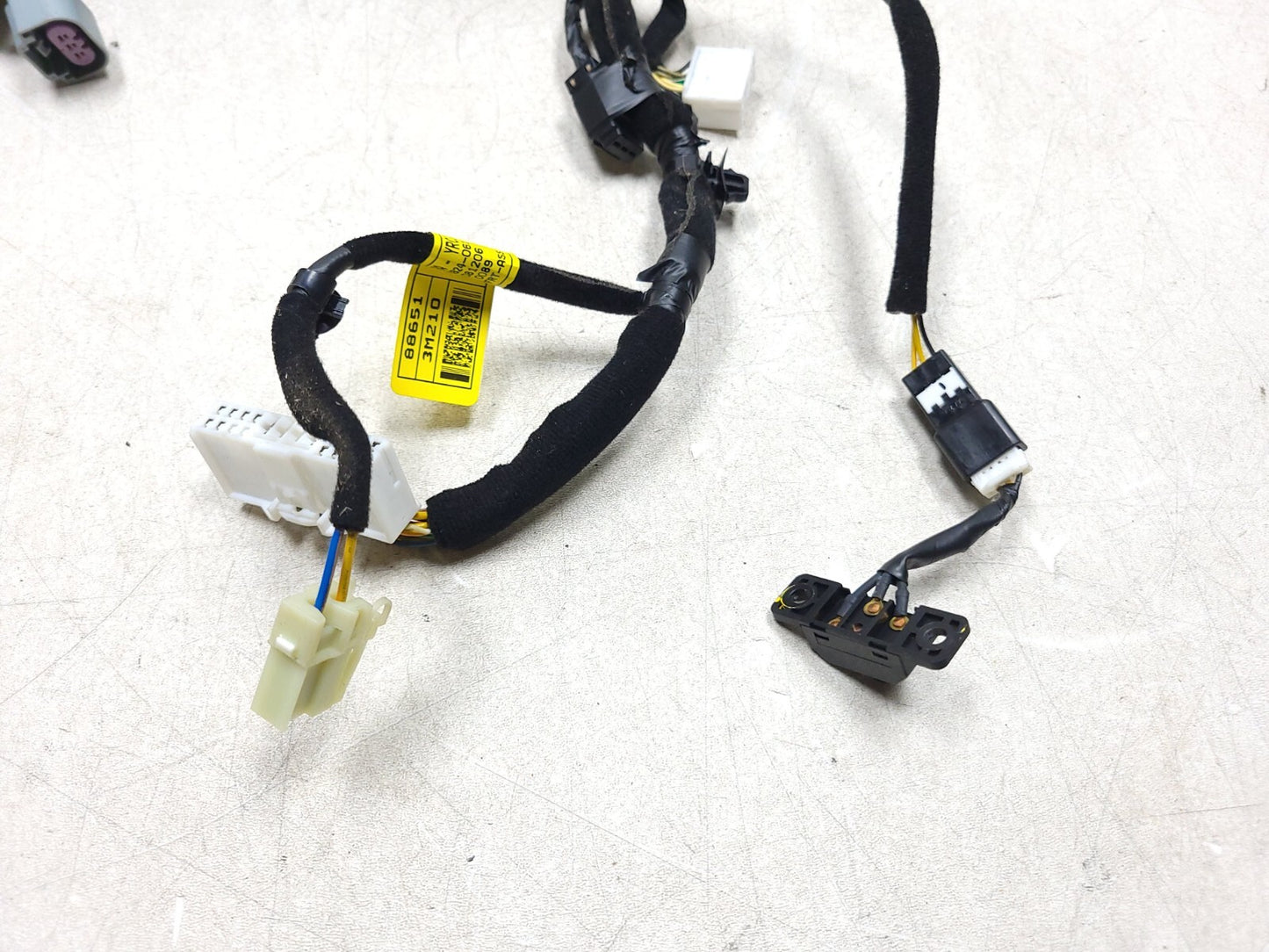 09 - 12 Hyundai Genesis Seat Wire Wiring Harness Front Passenger Side Right OEM