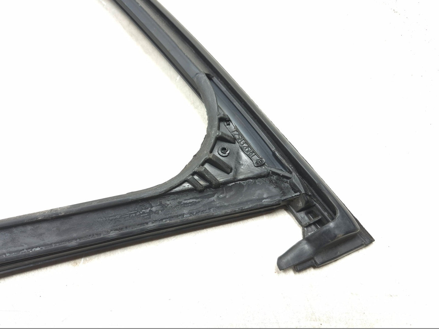 2013 BMW 328i F30 Front Door Weatherstrip Seal Right Passenger Side Set OEM