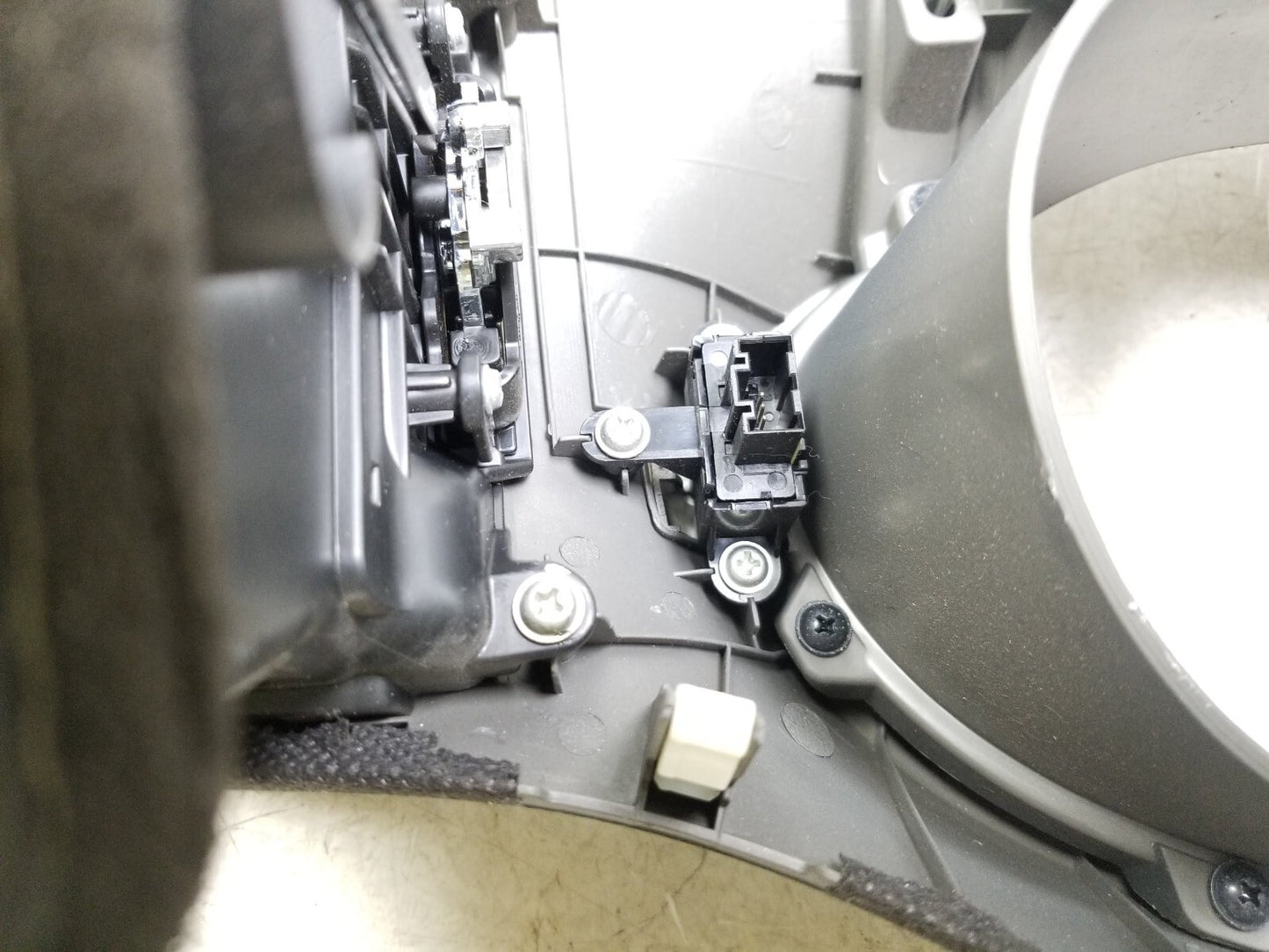 2011 - 2013 Kia Sportage Speedometer Instrument Cluster Dash Trim OEM