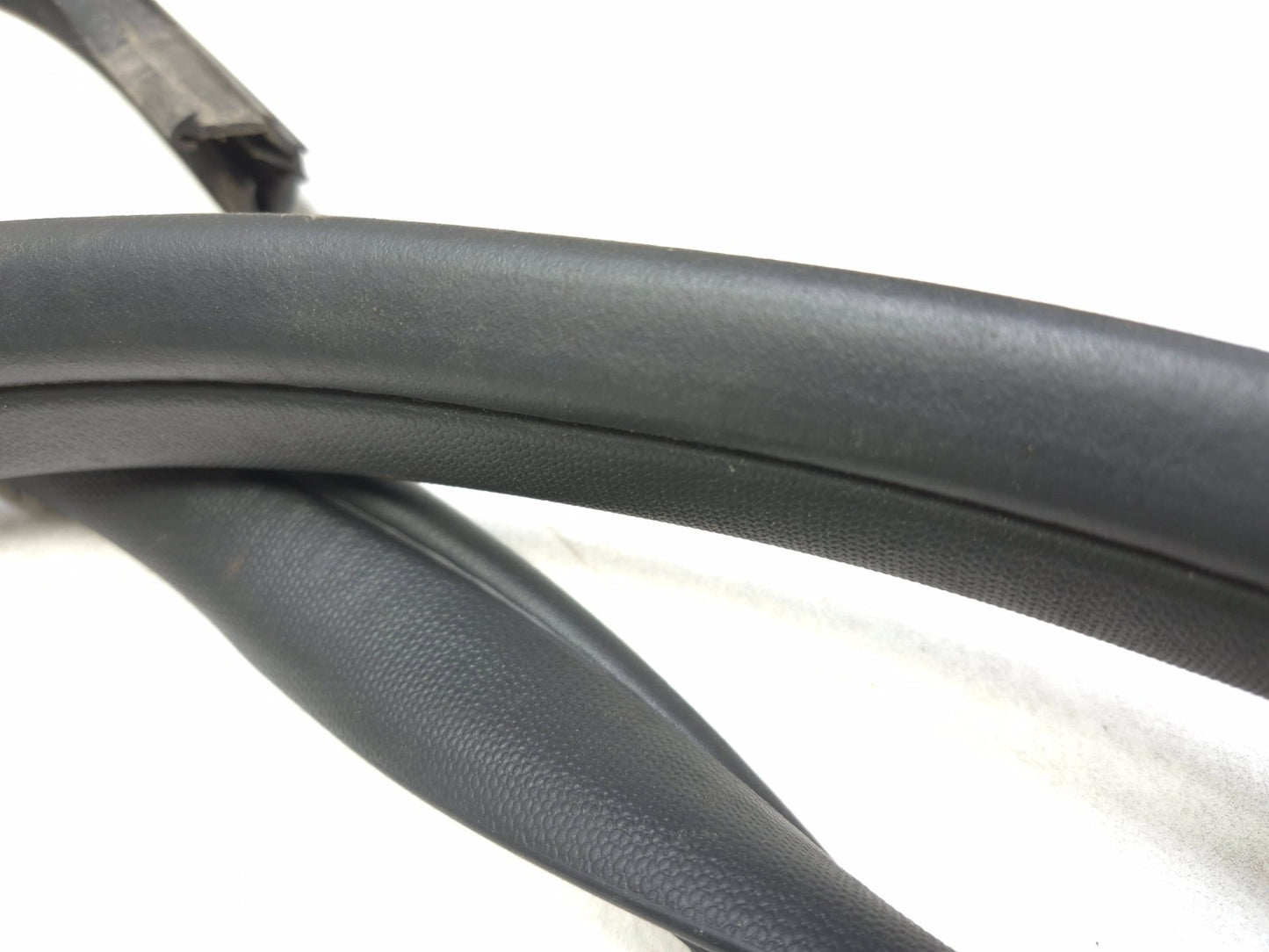 2017 Ford Focus Hatchback Rear Door Weatherstrip Seal Driver Side Left 3pcs OEM
