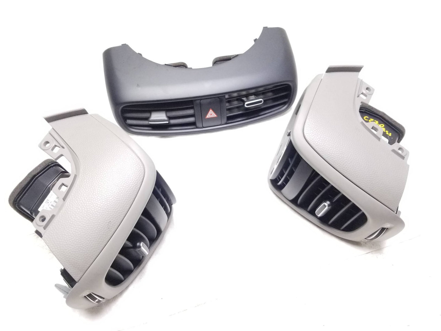 2014 - 2019 Kia Soul Front Air Vent Grill Dash Panels OEM