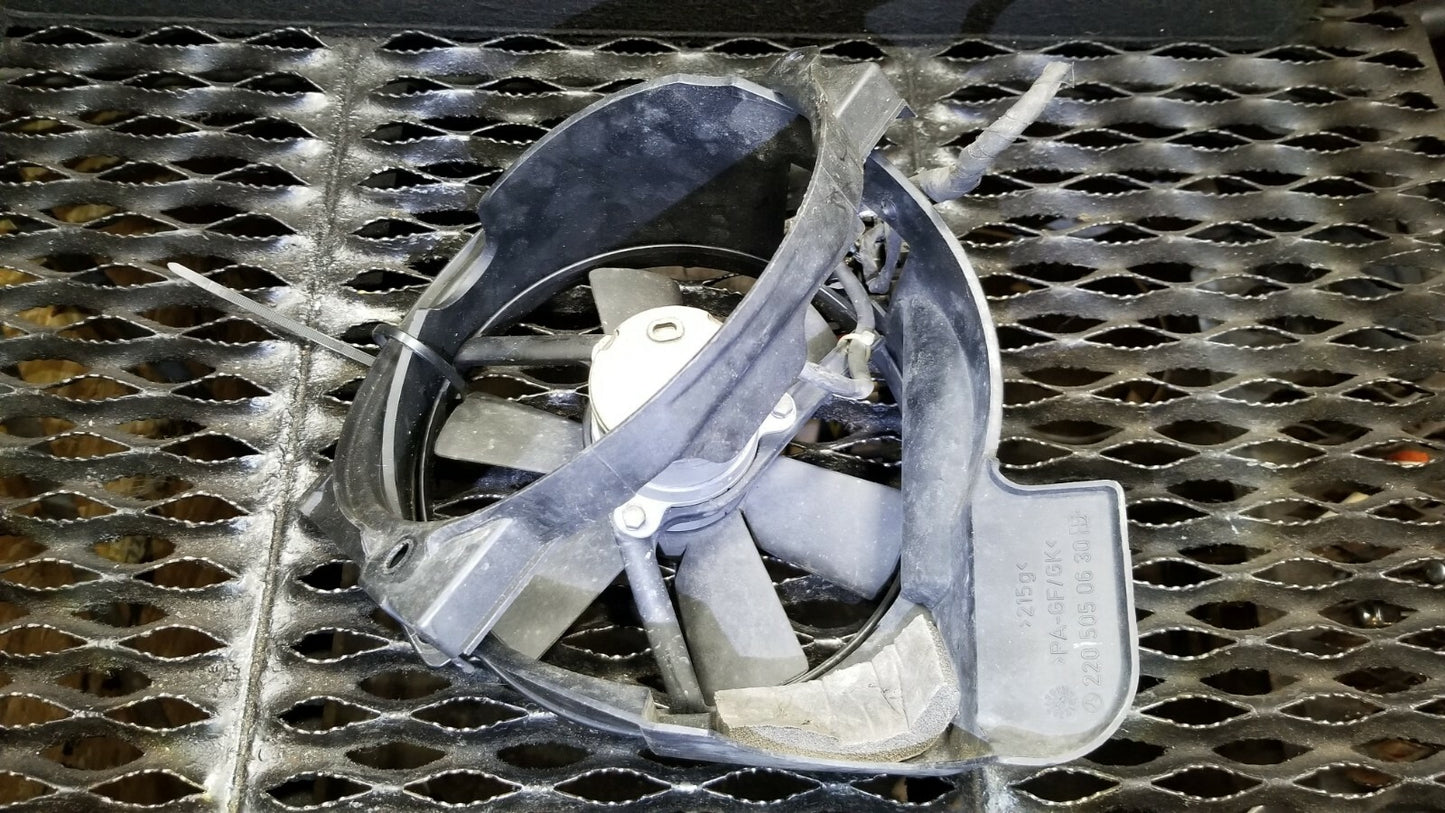 03 04 05 Mercedes-benz W220 S55 Amg Oil Cooler Fan Motor Shroud OEM