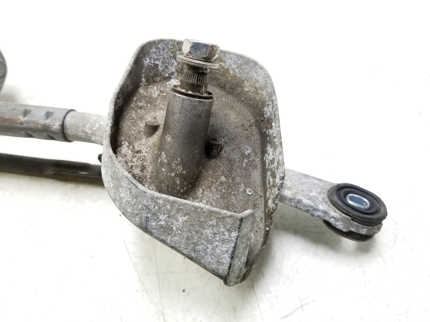 2011 Scion Xb Windshield Wiper Motor W/ Linkage OEM