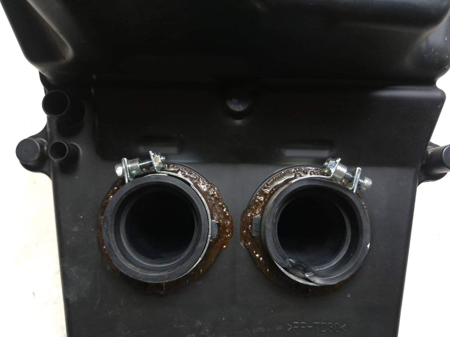 2024 Kawasaki Ninja 500 Ex500 Air Cleaner Box & Air Solenoid Valve Pair OEM