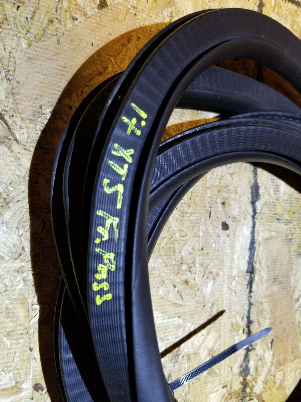 17 18 19 20 Cadillac Xt5 Front Right Pass Side Door Weatherstrip Seal OEM 34k