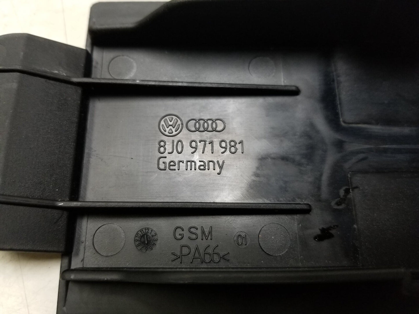 2009 - 2017 Audi Q5 Floor Seat Wiring Connector Cap Cover Left & Right OEM