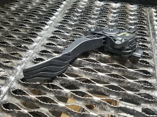 16 17 18 19 Nissan Rogue Accelerator Gas Pedal 18002df30a OEM