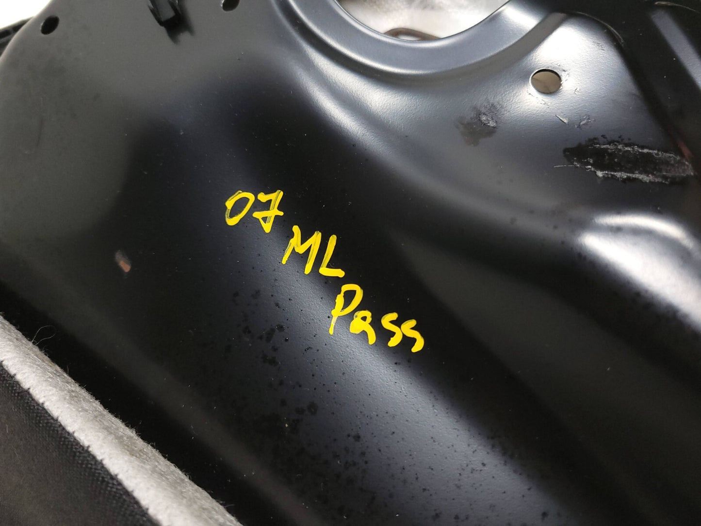 2007 Mercedes Ml500 Front Seat Lower Cushion Passenger Side Right OEM