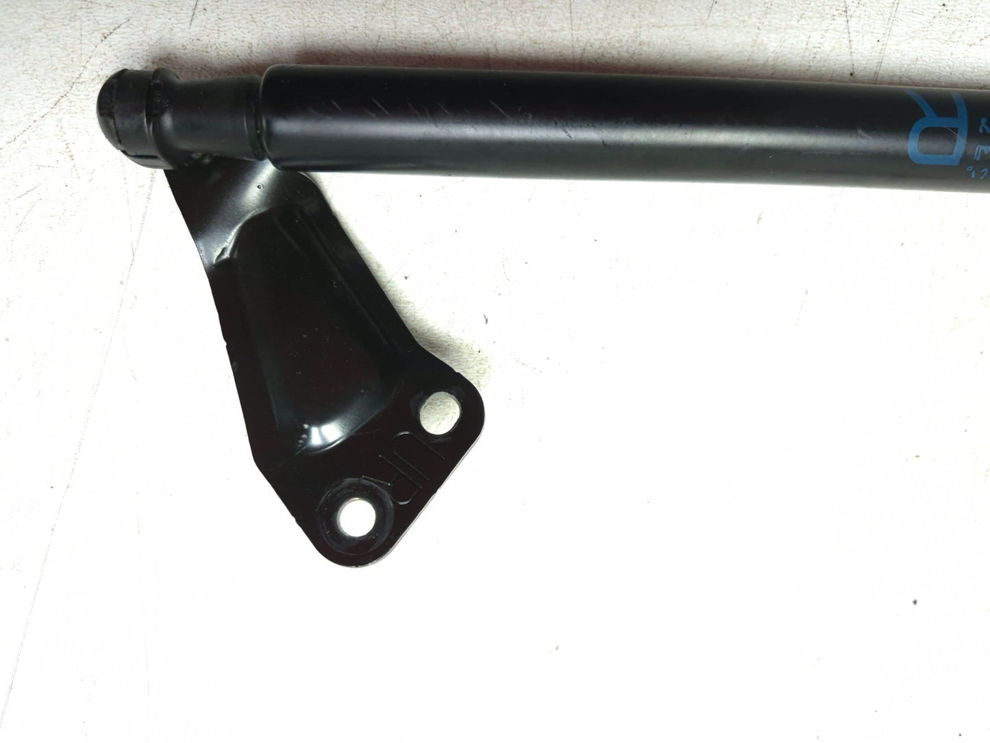 2015 Nissan Juke Trunk Lid Shock Strut Support Pair OEM