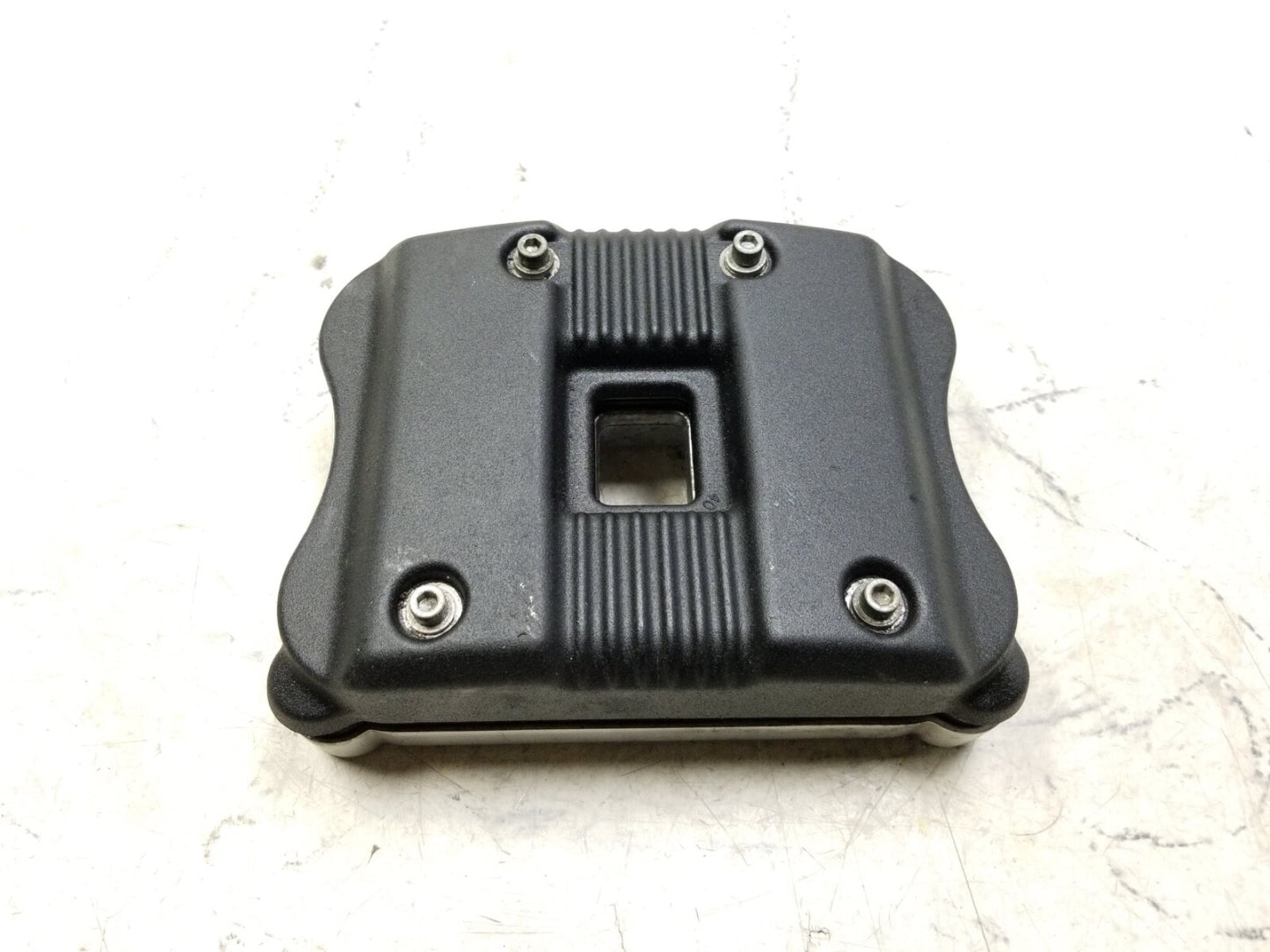 2009 - 2019 Harley-davidson Sportster 883 Rocker Cover OEM