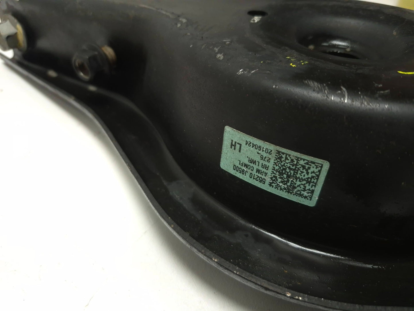 2019 Hyundai Kona Rear Control Arm Driver Side Left 4 Pcs OEM