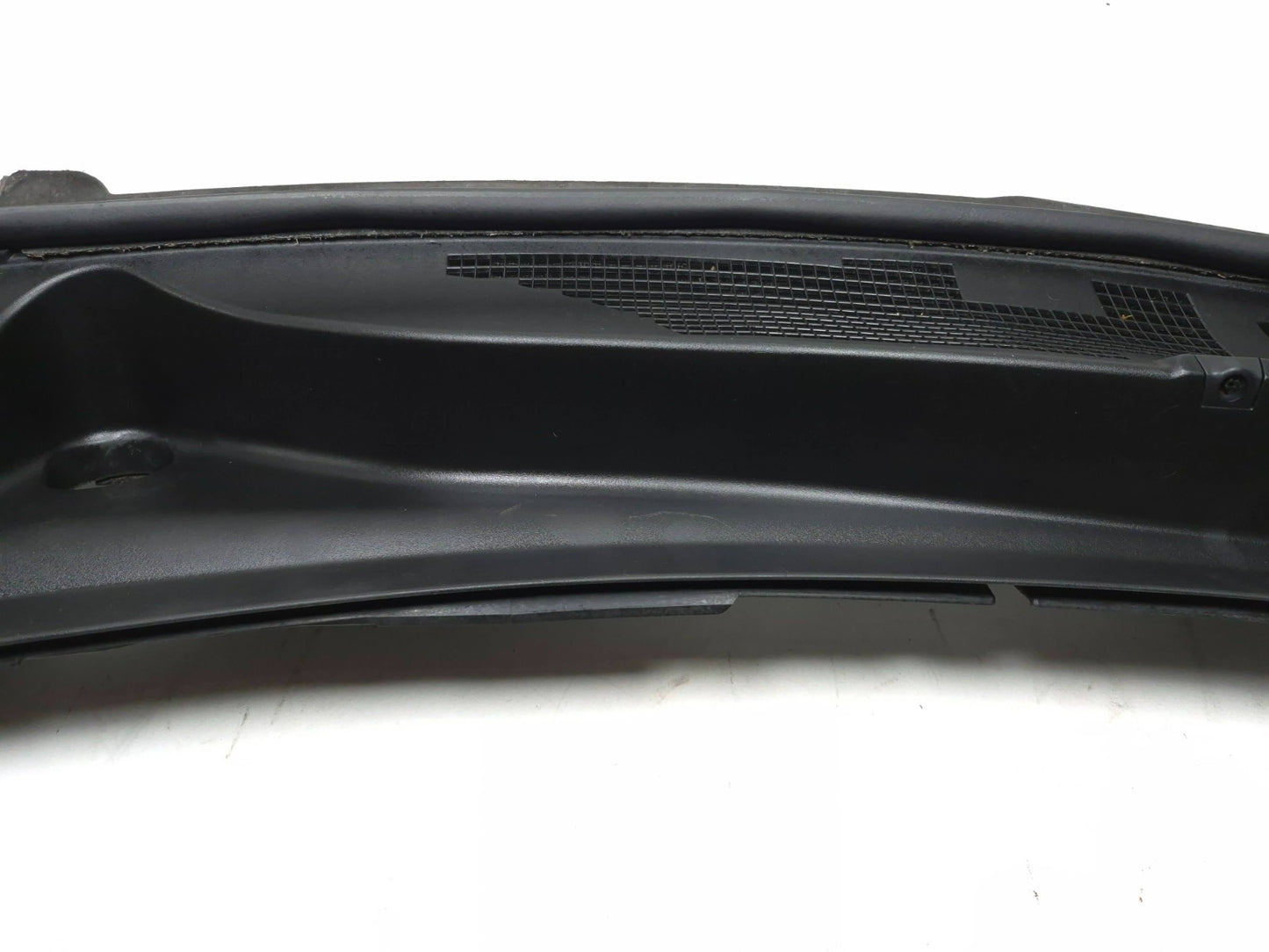 2015 Nissan Juke Windshield Wiper Motor Cover Cowl 668621km1e OEM