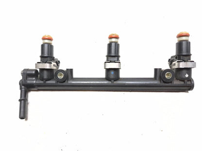 2005  Triumph Sprint St Gas Fuel Injectors & Fuel Rail OEM