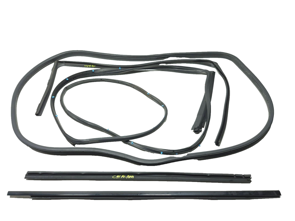 2008 Acura Tl Front Door Weatherstrip Seal & Belt Passenger Side Right Set OEM