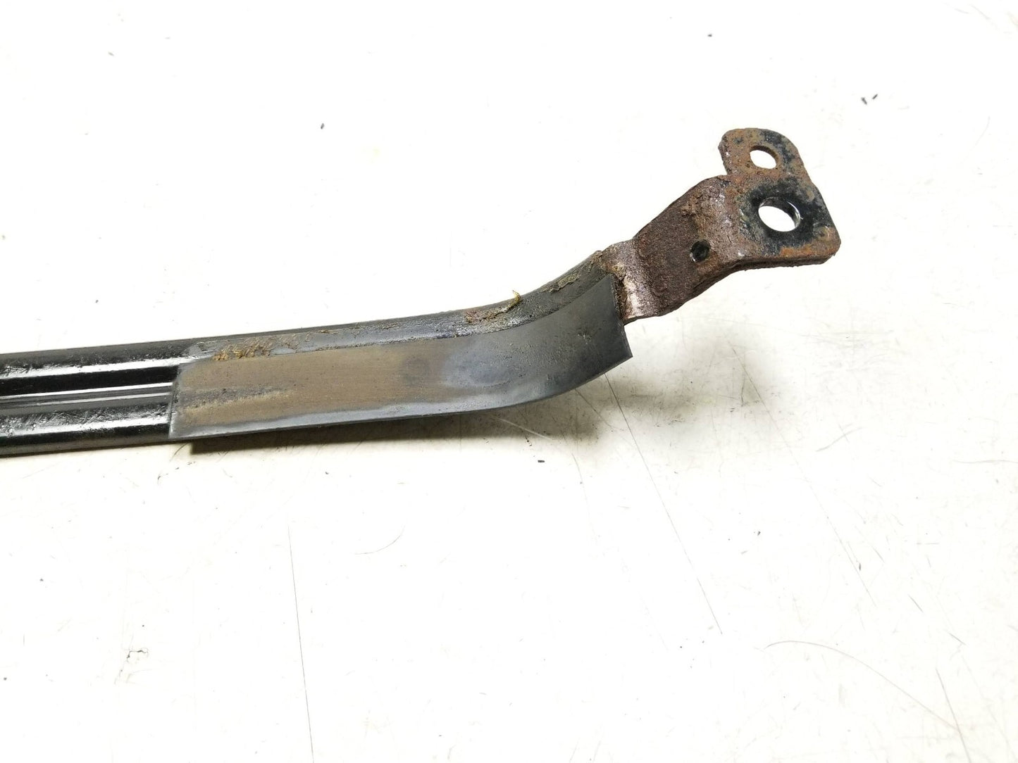 2011 - 2016 Kia Sportage Fuel Tank Strap Bracket 2pcs OEM