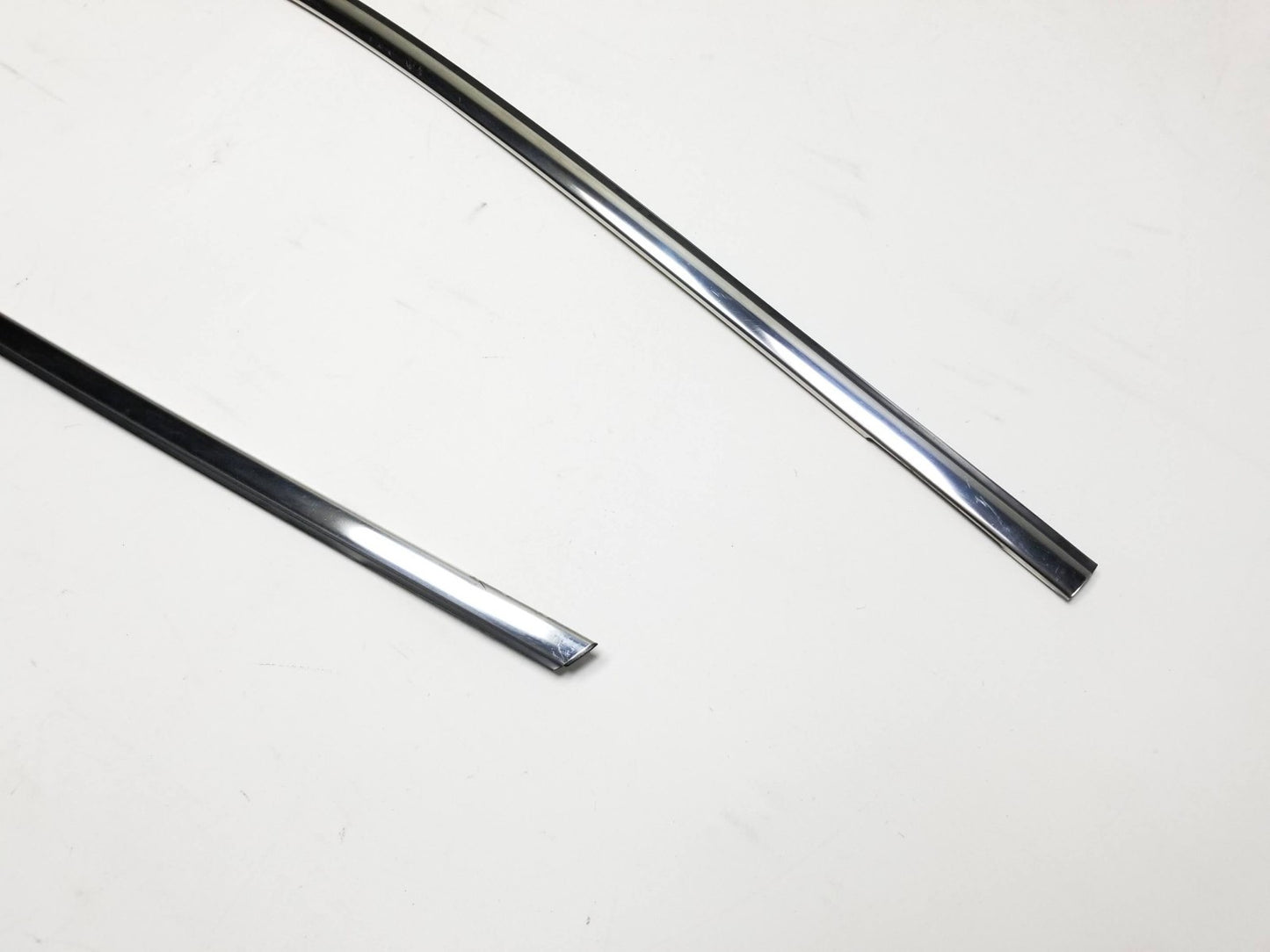 2012 Jeep Grand Cherokee Door Molding Passenger Side Right Front & Rear OEM