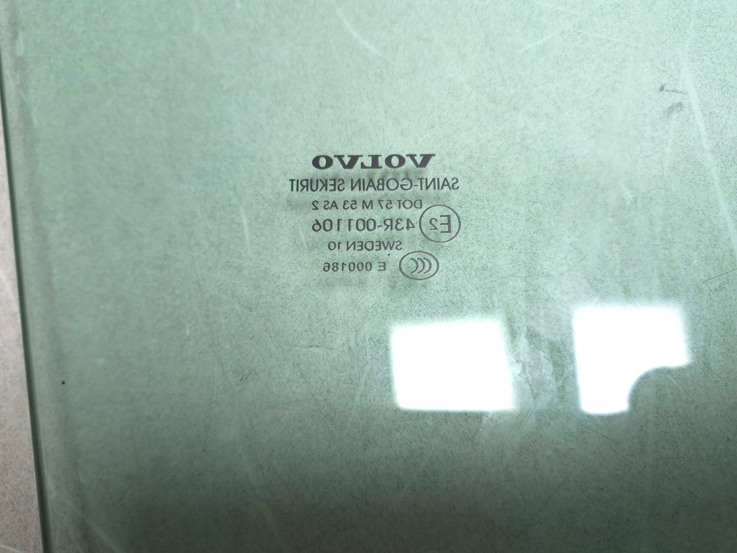 2011 Volvo S40 Front Door Window Glass Driver Side Left OEM