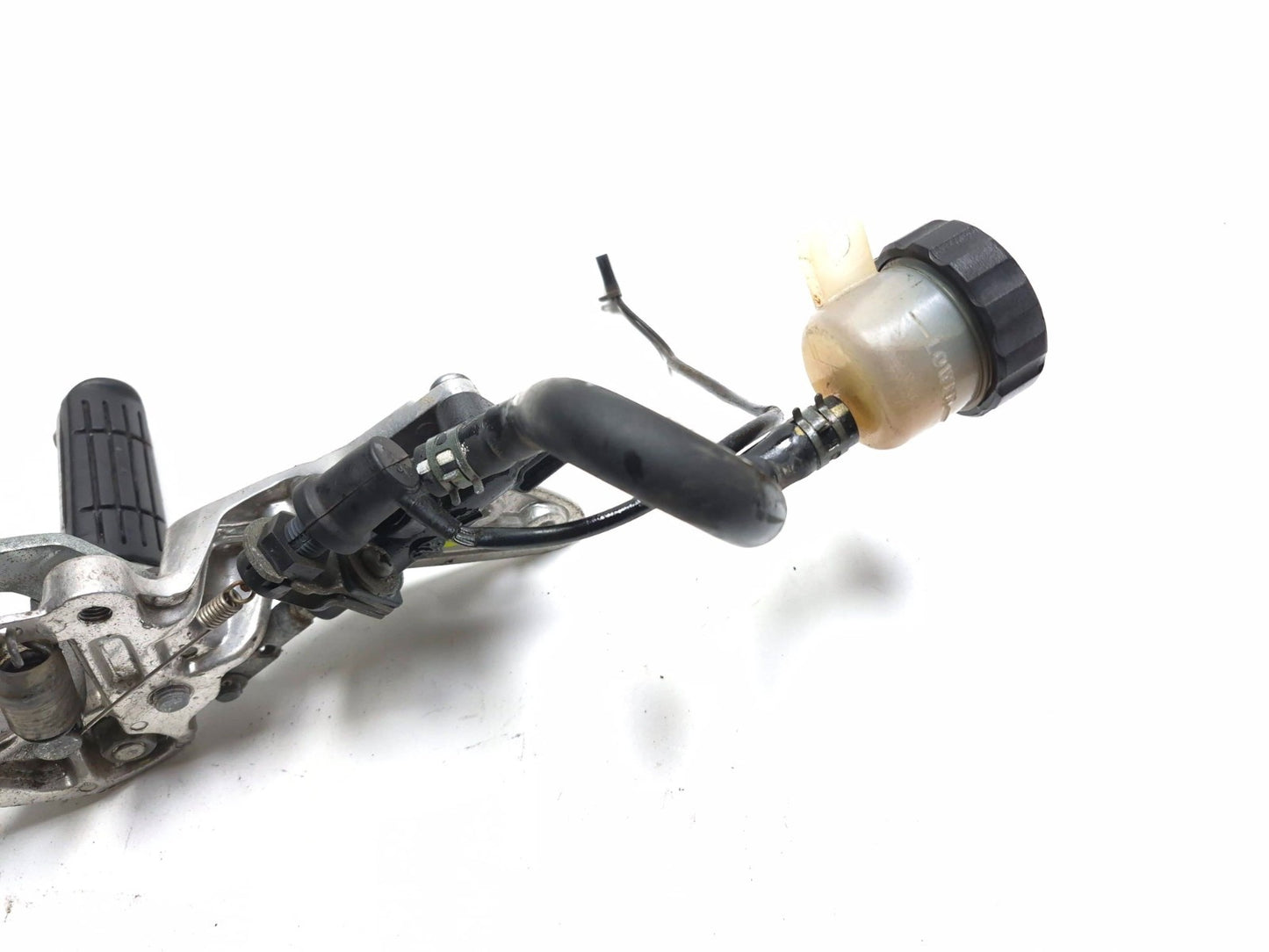 1998 Yamaha Yzf600r Rear Brake Master Cylinder W/brake Pedal & Footrest Assy OEM