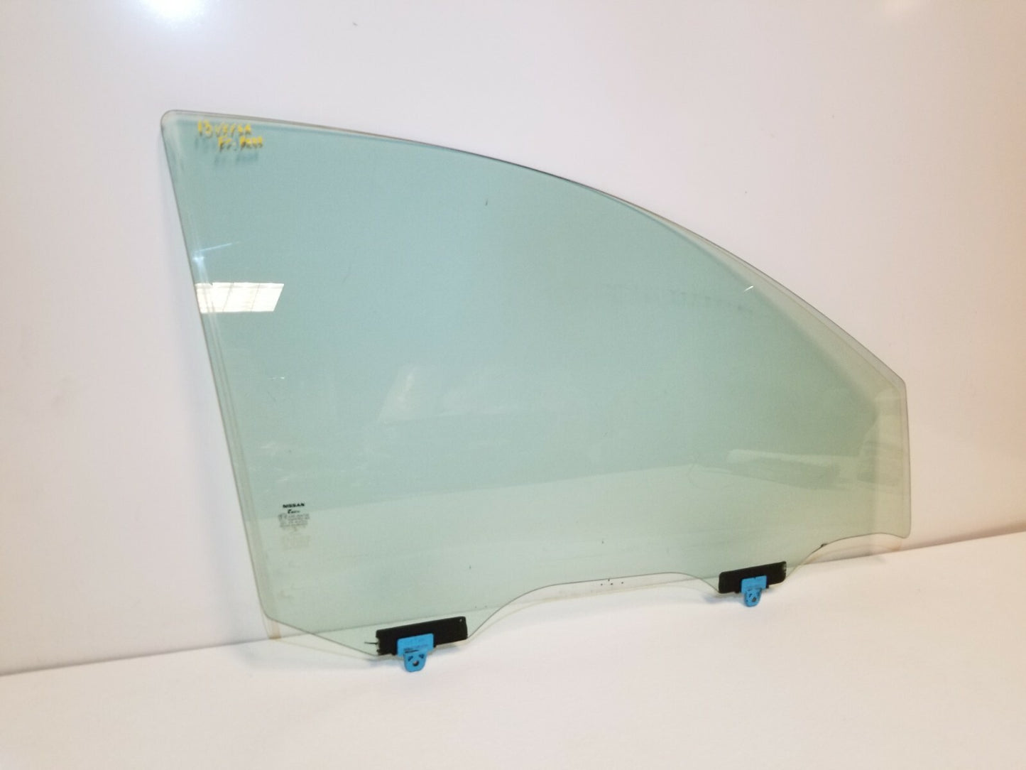2013 Nissan Versa Front Door Window Glass Right Passenger Side OEM