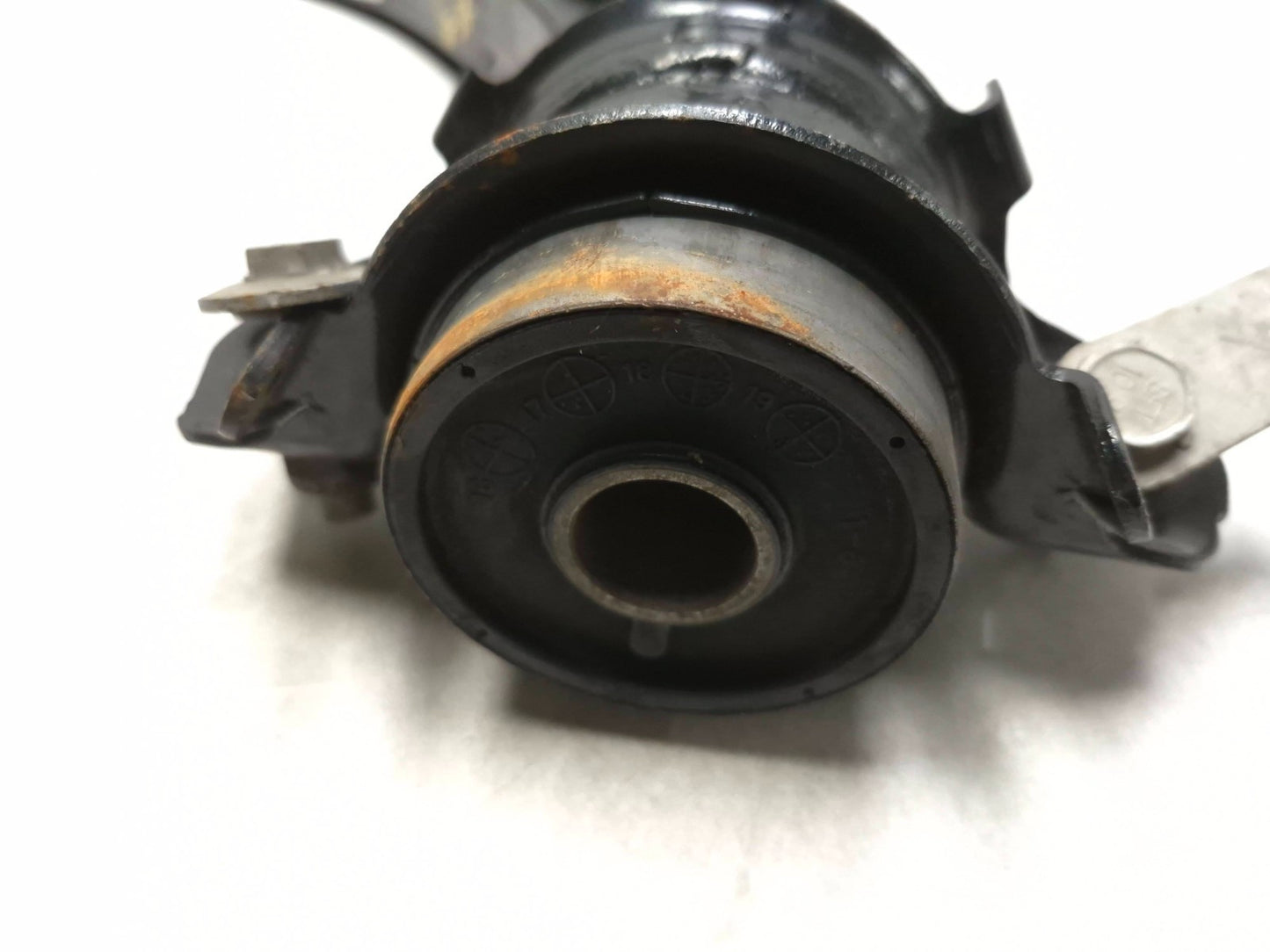 2010 Ford Mustang Cabrio Front Lower Control Arm Left Driver Side OEM