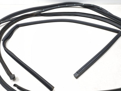 2007 Saab 9-5 Aero Front Passenger Door Weatherstrip Seal Kit OEM