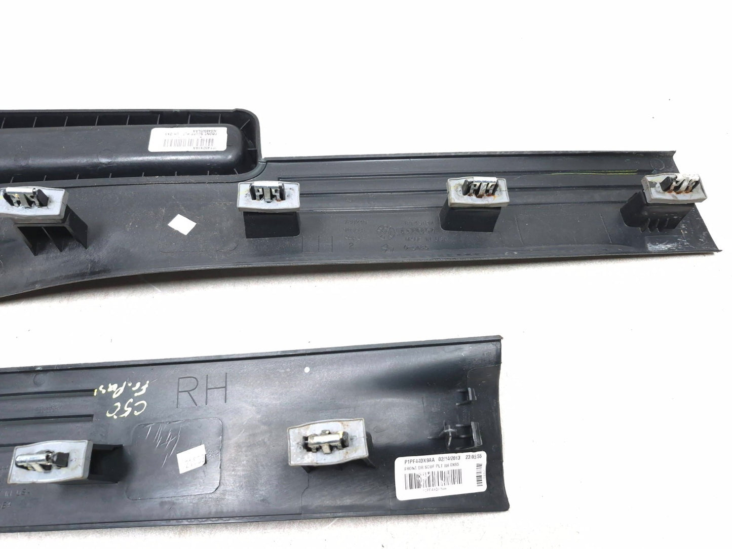 2013 Dodge Grand Caravan Front Door Sill Scuff Plate Left & Right Pair Oem✅