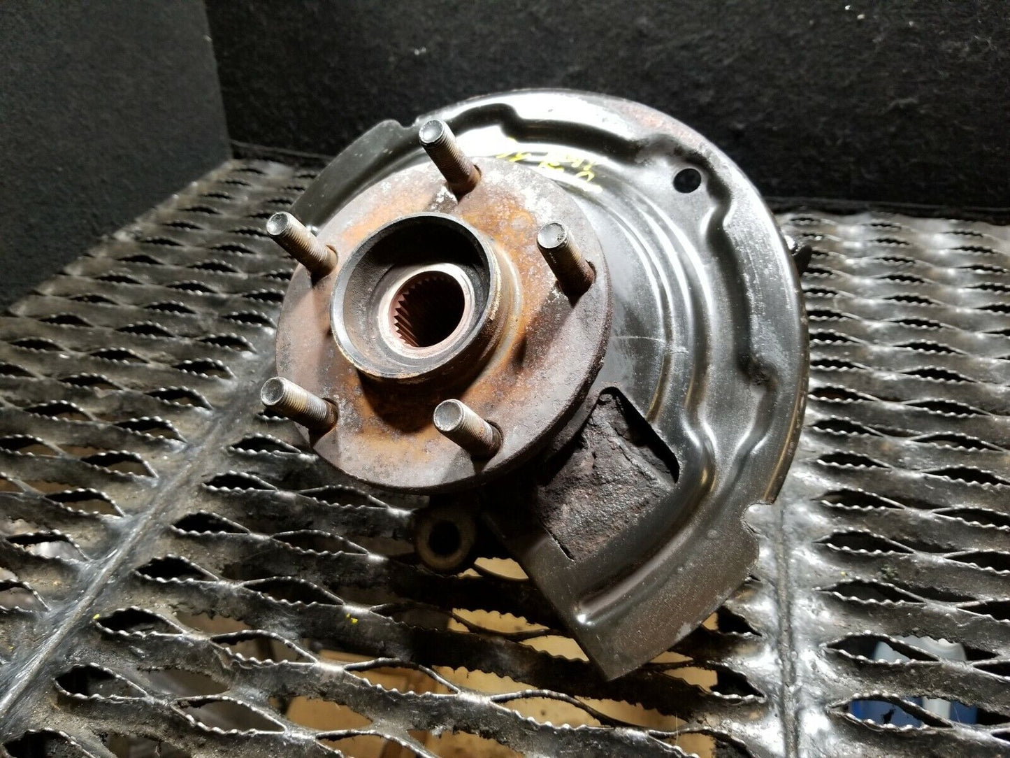 04 05 06 07 08 Nissan Maxima Spindle Knuckle Front Driver Left Side OEM 110k