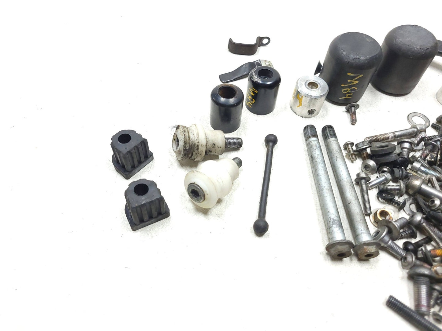 2007 Kawasaki Ninja Zx-6r Zx600  Misc Chassis Bolts And Hardware OEM