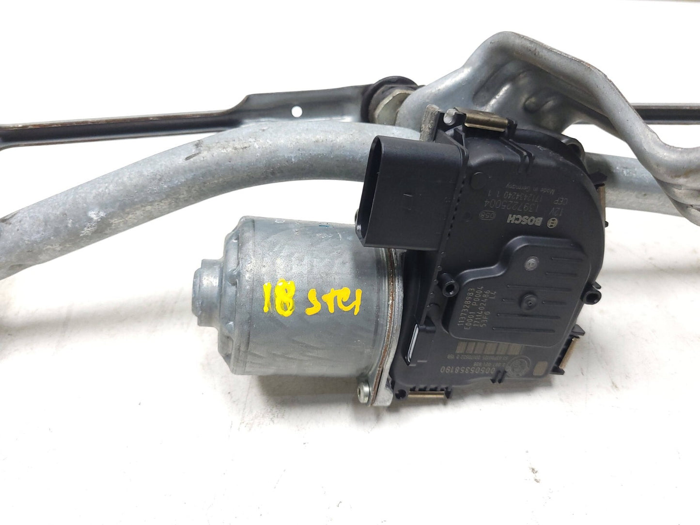 2018 Alfa Romeo Stelvio Windshield Wiper Motor W/ Linkage OEM