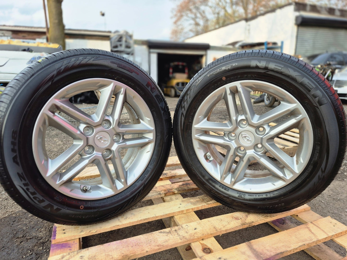 2019 Hyundai Kona Alloy Wheel Rim 16x6.5 & Tire 205/60r16 2pcs OEM
