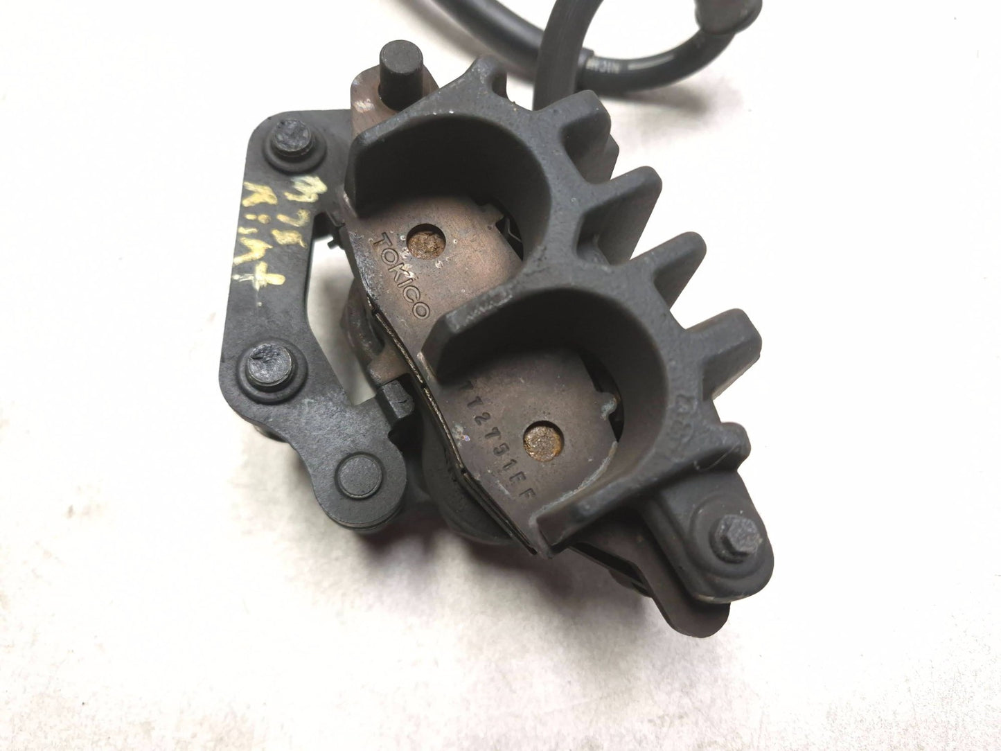 2001 Suzuki Gsx 750f Katana Front Brake Caliper Pair & Brake Hose OEM