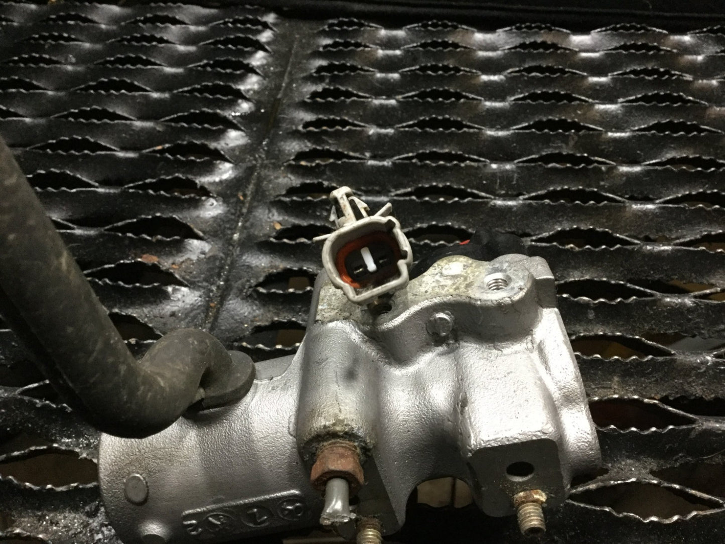 04 05 06 07 08 09 Toyota Prius Brake Master Cylinder Simulator Solenoid OEM