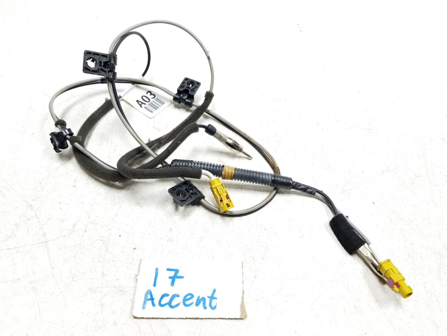 12 - 17 Hyundai Accent Radio Antenna Wire Harness Loom OEM