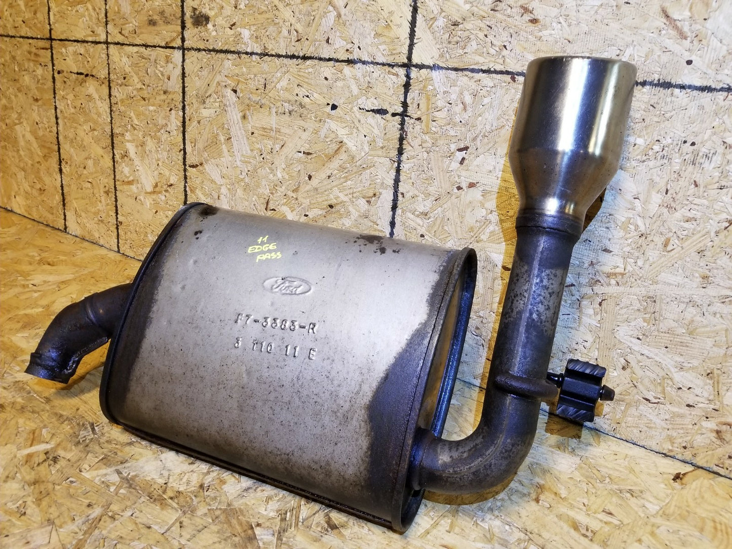 2011 Ford Edge Exhaust Muffler Rear Passenger Side Right OEM