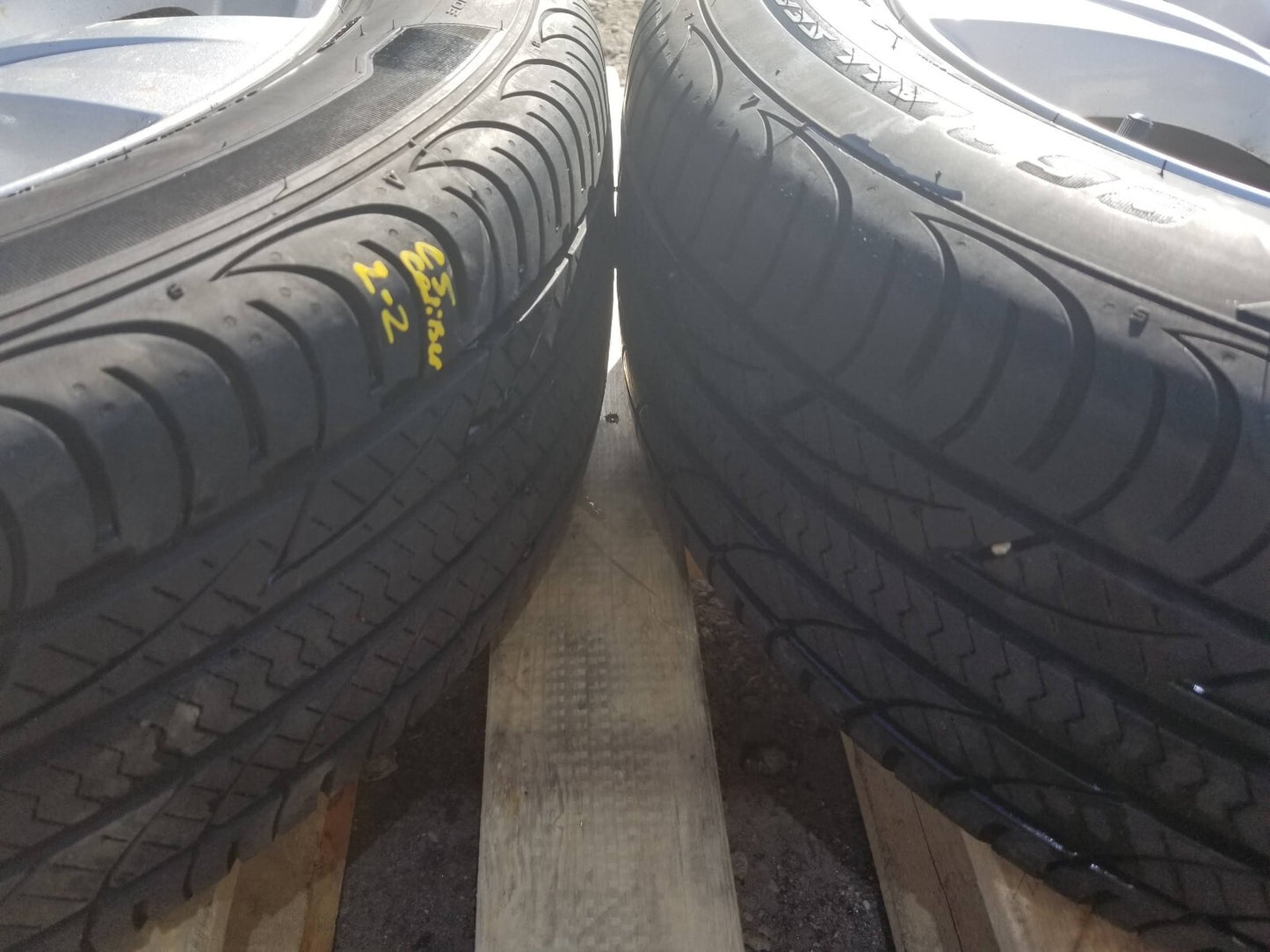 2010 Dodge Caliber Wheel Rim W/ Tire 215/60r17 9.5/32 Pair OEM