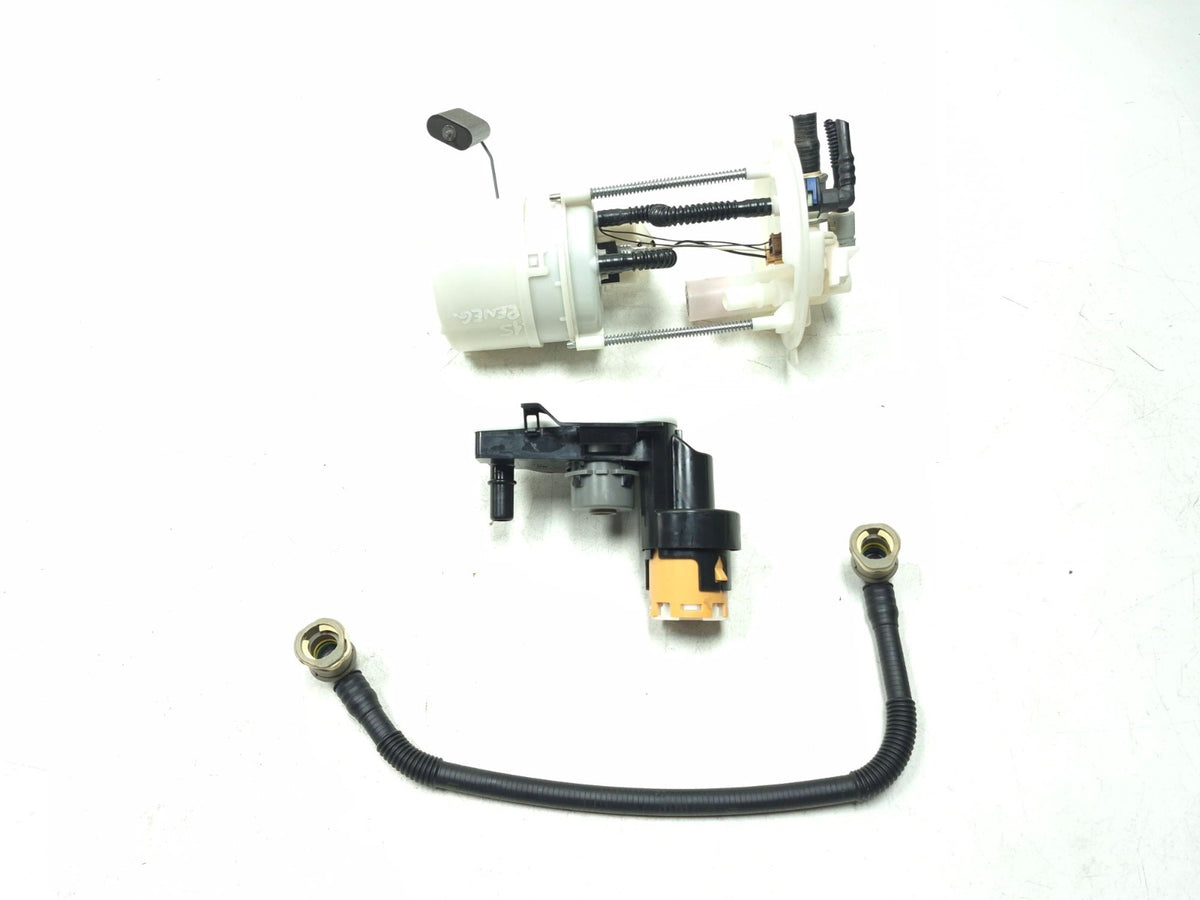 2015 Jeep Renegade Fuel Pump & Pump Valve & Tube 3 Pcs OEM