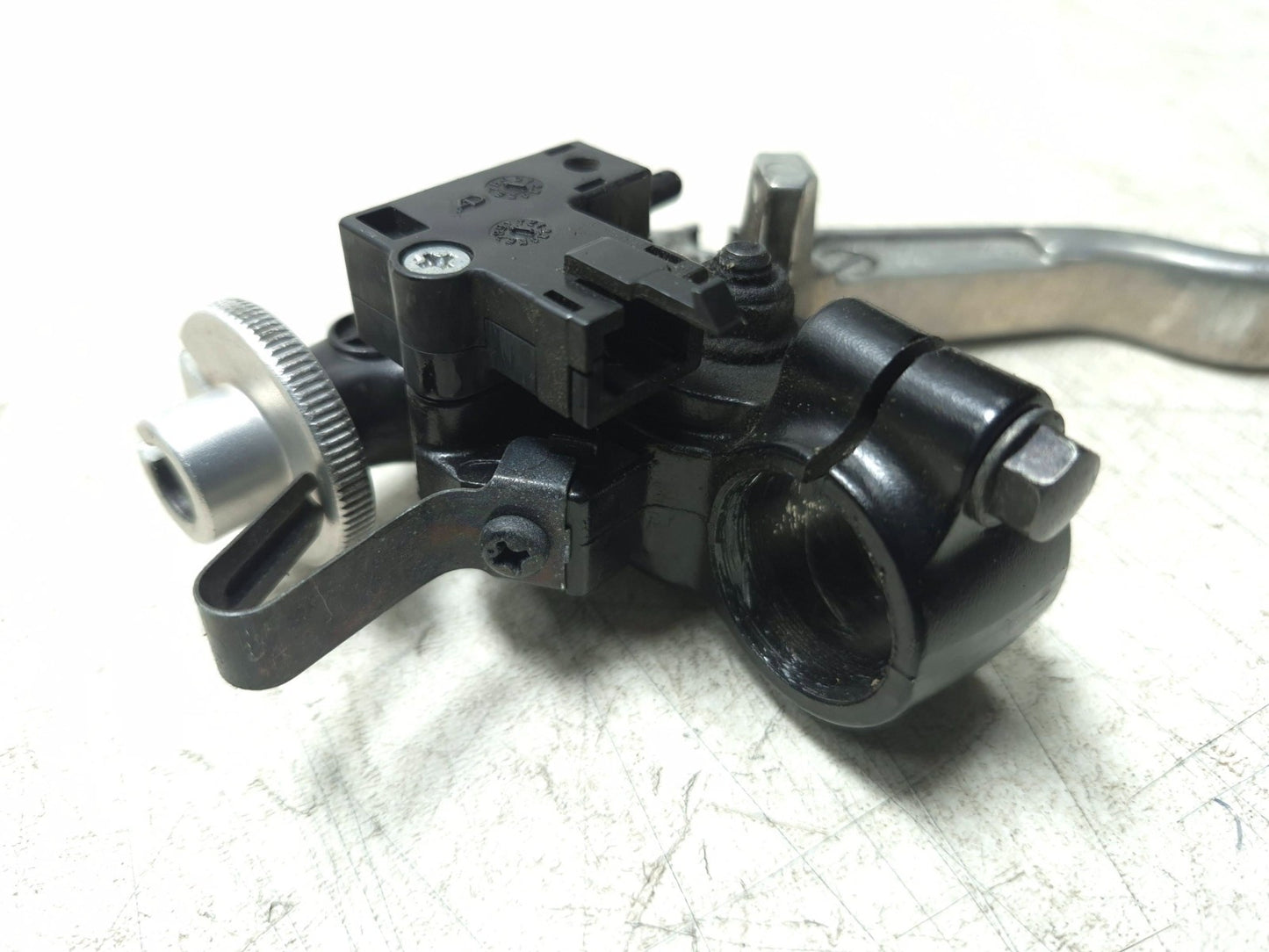 2009 Yamaha Fz6r Clutch Lever & Mount Bracket OEM