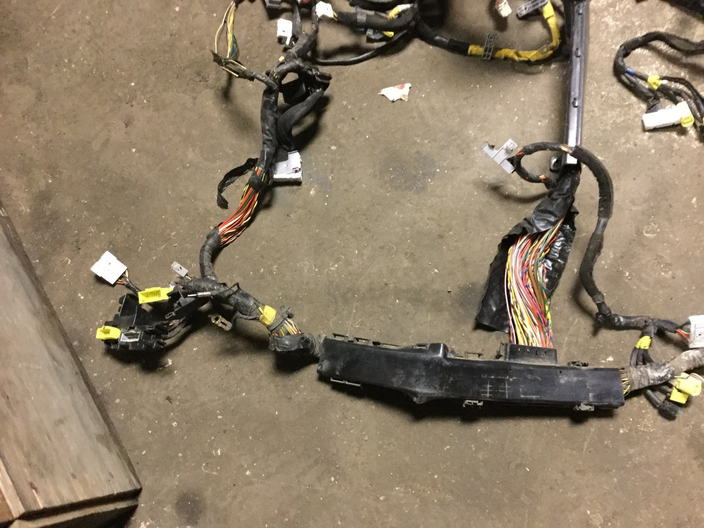 2008 Hyundai Veracruz Interior Floor Wire Wiring Harness OEM