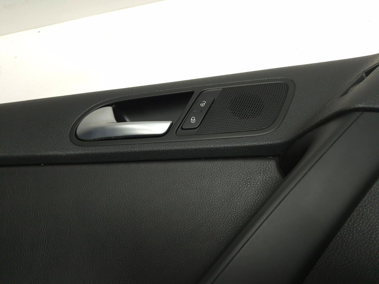 2011 Volkswagen Tiguan Rear Interior Door Trim Panel Left & Right Pair OEM