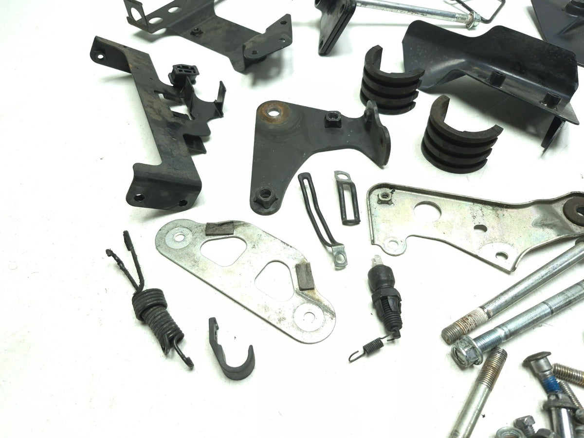 2009 Suzuki Boulevard M109r Vzr1800 Misc Bolt & Hardware Bracket OEM