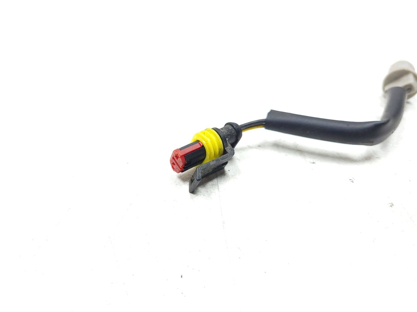 2016 - 2023 Vespa Primavera 150 Rear License Plate Light Cable Socket OEM