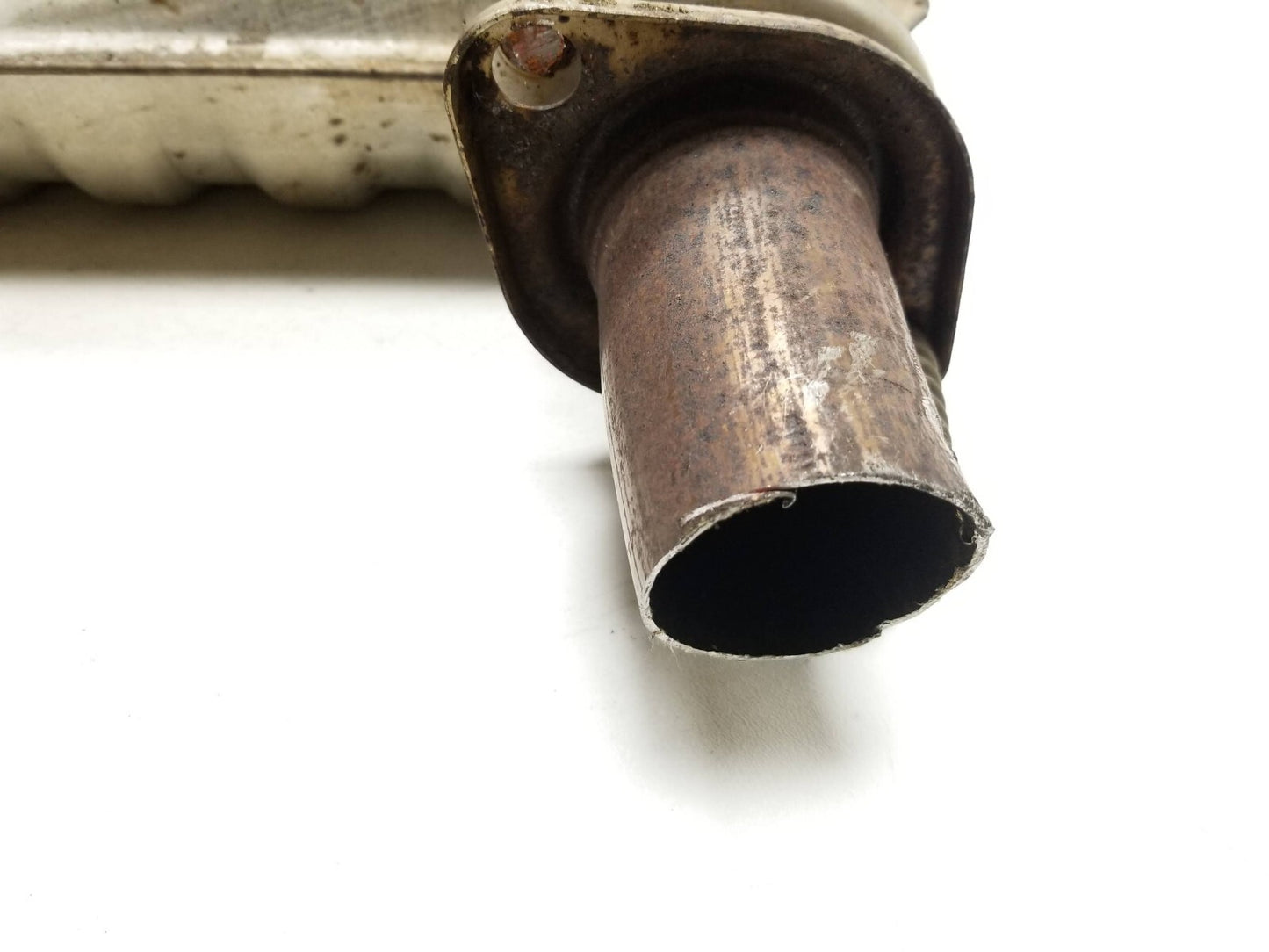 2016 Dodge Durango Exhaust Pipe Center Muffler Resonator 3.6l OEM