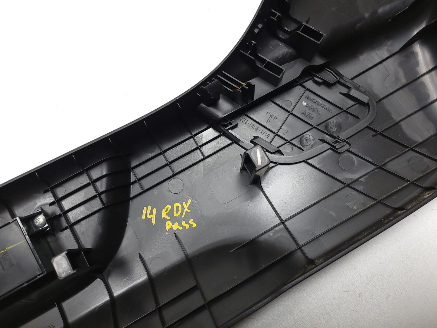 2013 - 2015 Acura Rdx Seat Side Trim Front Passenger Side Right OEM