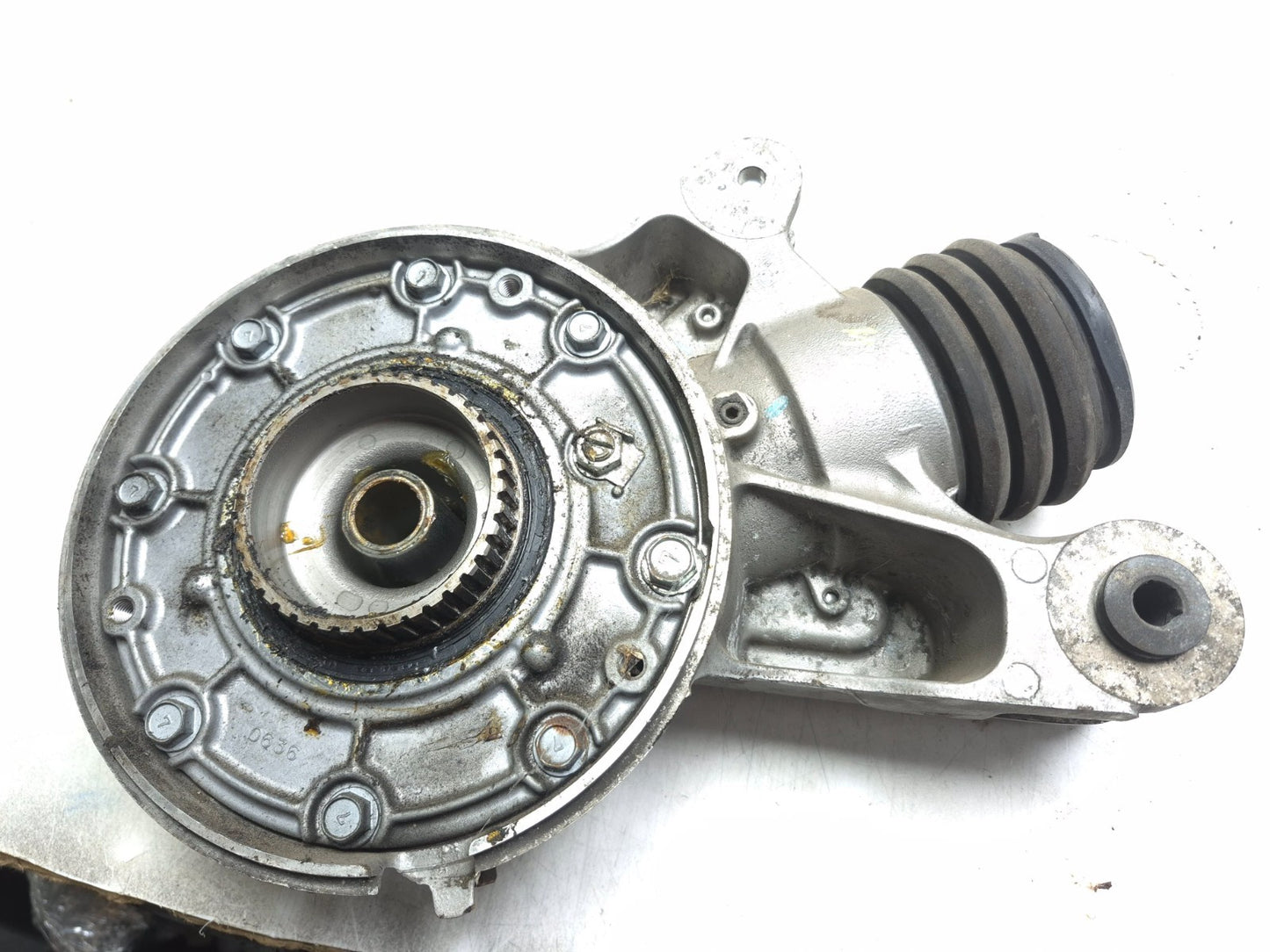 2009 Kawasaki Concours 14 Zg1400 Rear Drive Shaft Differential Gear Case OEM